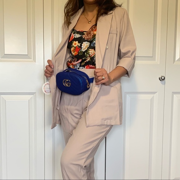 Clothes - Picture 4 of 8